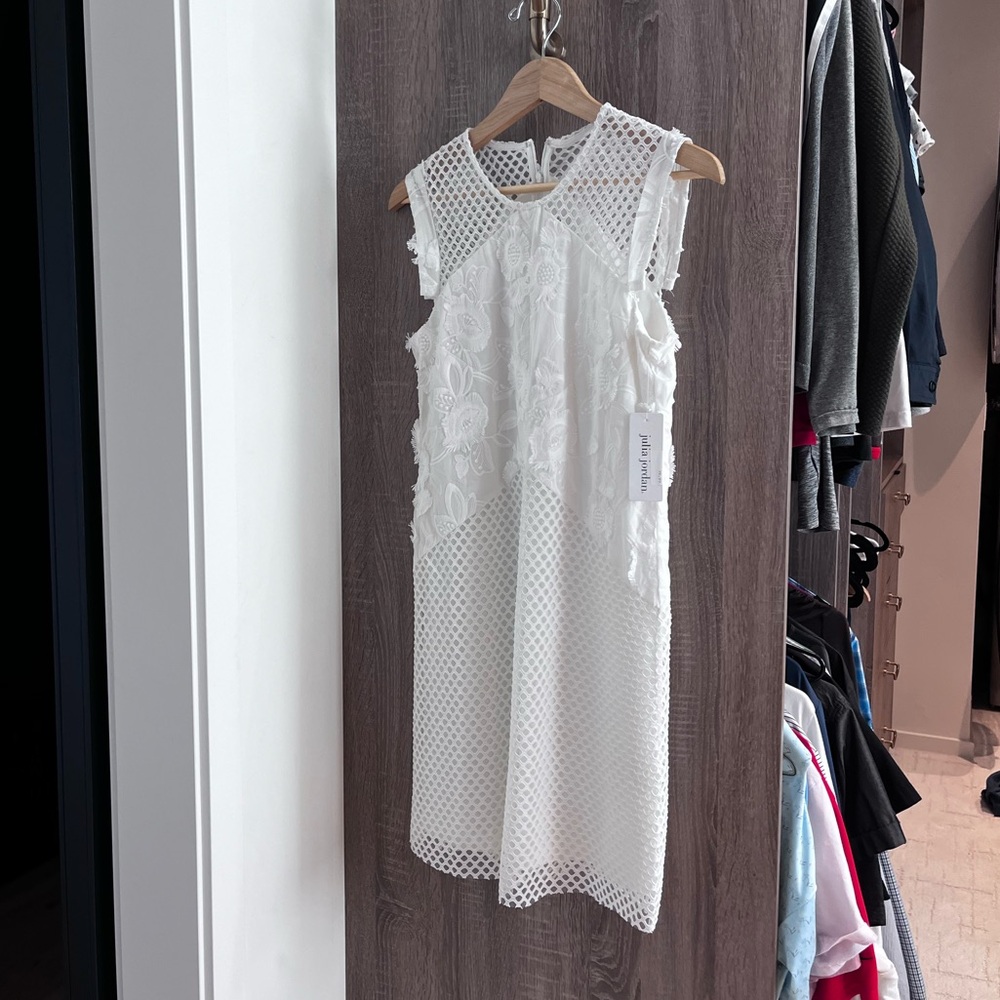NWT Julia Jordan Embroidered Dress